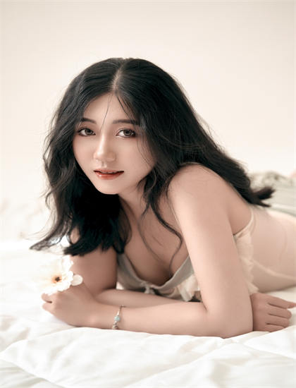 绿幕拍摄：《播客瑞奇 第三季》的情感表达与人性探索——技术创新的详细解析